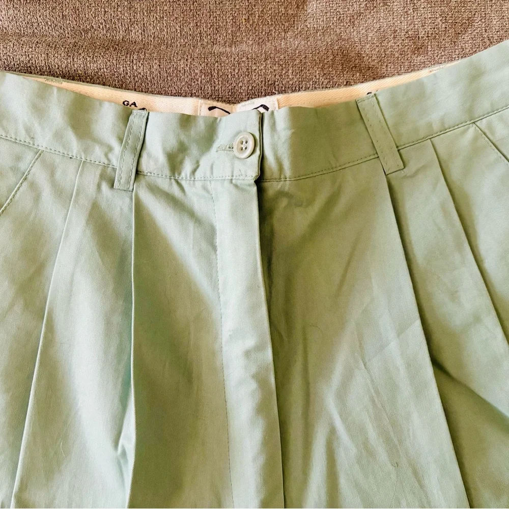 NWOT Giorgio Armani Golf Size EU 46 / Women’s XS Safe Green Trouser Front Shorts - Picture 3 of 12